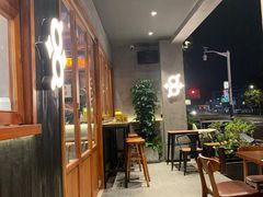 -8PINTS八品脱·日料·烧鸟·精酿小酒馆(莘庄店)