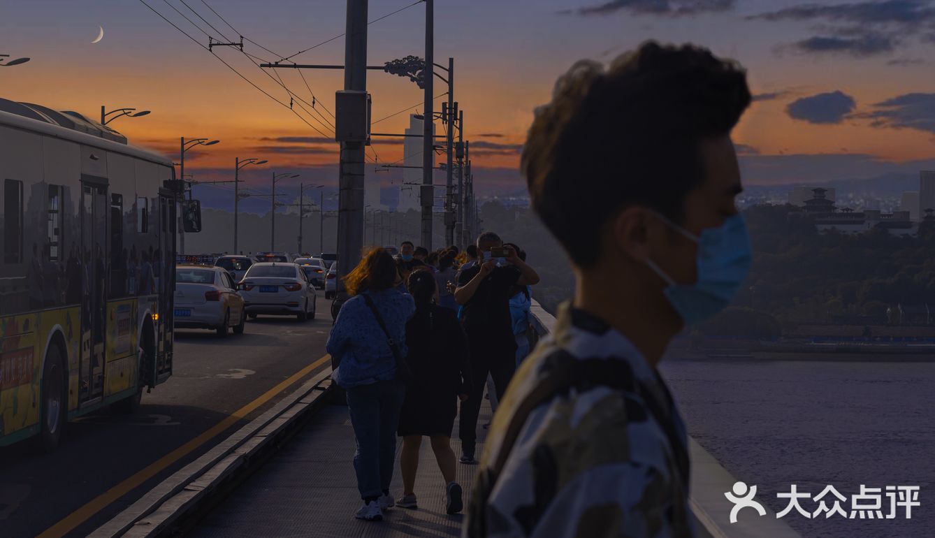🌇来长江大桥看一场夕阳吧