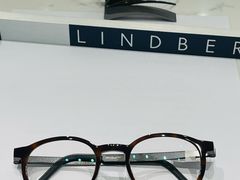 -YI OPTICAL 奕镜·蔡司战略合作店(长宁来福士店)