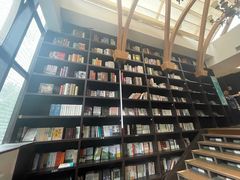 -钟书阁(松江泰晤士小镇店)