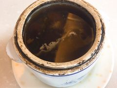 生熟地炖龙骨汤-港式金翠茶餐厅