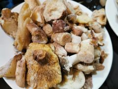 -东巴谷野生菌火锅餐厅