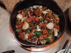黑松露牛肝菌焖牛蛙-云海肴云南菜(浦江欢乐颂店)