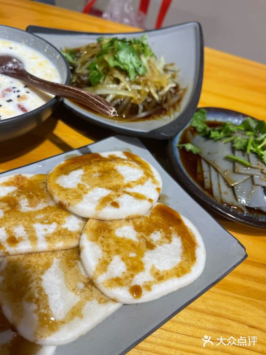 勺子米线·云南传统小吃市集(四方街店)图片
