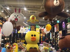 -LINE FRIENDS Garosu-gil Flagship Store
