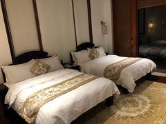 -龙山酒店温泉