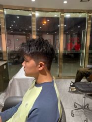-一東造型烫发染发