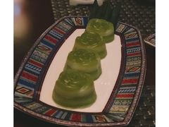 -华凌牛庄西餐厅(乌鲁木齐华凌美爵大饭店)