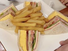 公司三明治伴薯条-翠华餐厅(德基广场店)