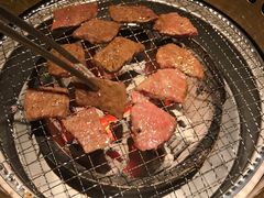 -山川小町·极番烧肉(新地假日广场店)