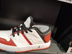 -NIKE上海青浦优选体验店