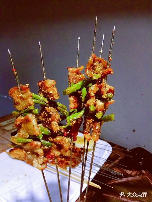 闫守一特色大腰子专业烤吧蒜苔羊排图片