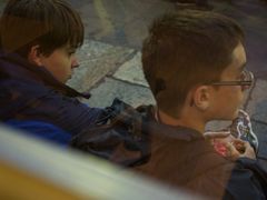 咖啡厅外的小孩-科文特花园