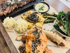-Mark&Mars Restaurant
