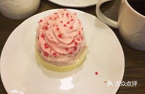 Strawberry Bavarian Cake