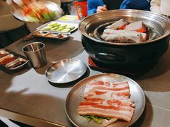 -围炉肉舍丹东海鲜烤肉·烤活鳗(步行街店)