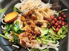 -桥香园过桥米线(国贸店)