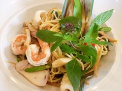 -Chom Cafe and Restaurant