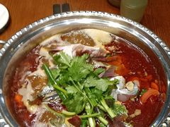 -老滇山寨•云南特色菜•地方菜•民族风情歌舞表演(金碧店)