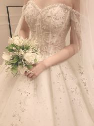 点击看大图 -GRACE KELLY婚纱与礼服(北京店)