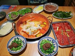 -洱火云南酸菜牛肉火锅(石景山当代商城店)