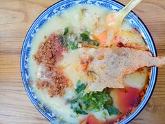 -巍山𤆵肉饵丝
