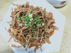凉拌豆皮-东巴谷野生菌火锅餐厅