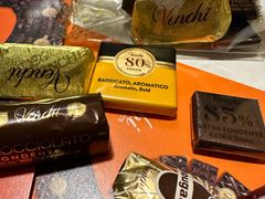 -VENCHI 闻绮(北京国贸商城店)