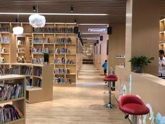 -漕河泾街道图书馆(漕河泾社区文化活动中心店)