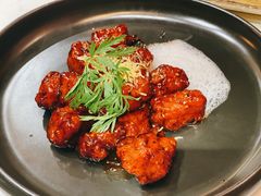 红酒泡沫牛仔粒-荟廷·晶萃(陆家嘴尚悦湾店)