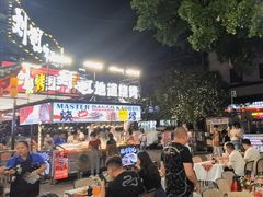 -刘姐啤酒鱼民族演艺餐厅(西街总店)