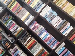 -钟书阁(松江泰晤士小镇店)