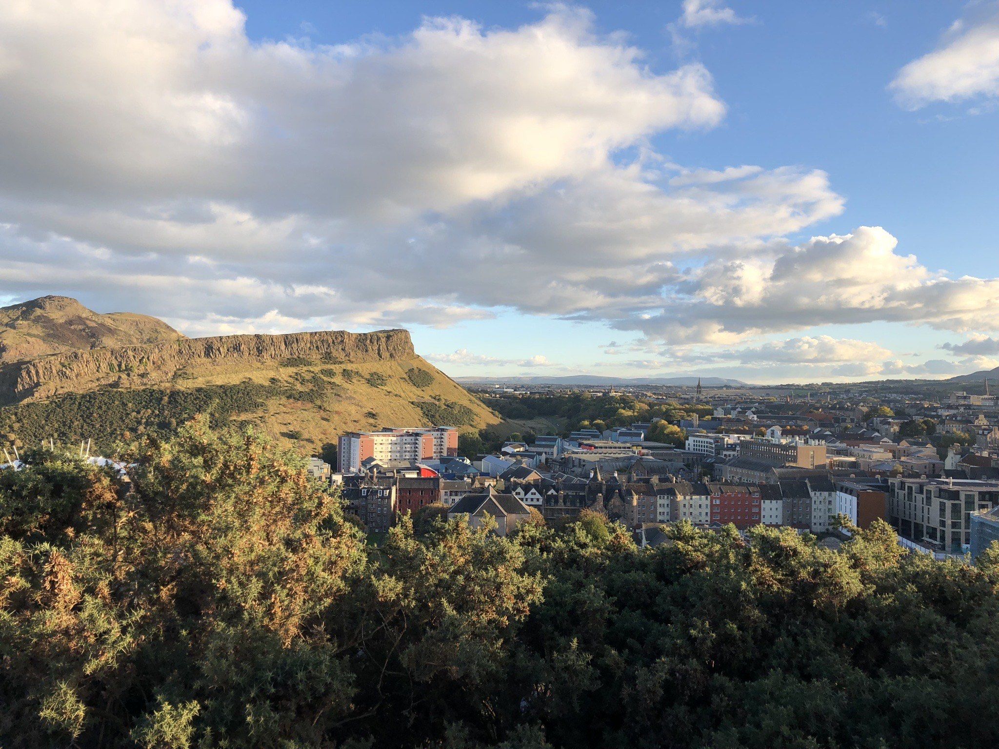 欣赏一下英国苏格兰首府爱丁堡卡尔顿山的优美风光之六