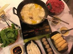 -鲜入围煮花胶鸡海鲜火锅