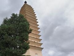 -三塔倒影公园
