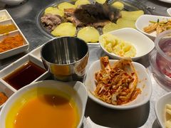 9种小菜-韩聚屋韩国烤肉餐厅(新北万达店)