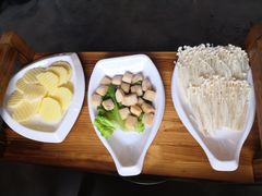 -小小河边鱼(天润城店)