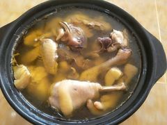 土鸡煲-洪福饭店·十八年老店
