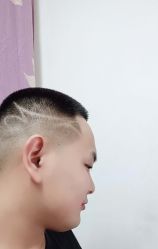 点击看大图 -15C7 男士理发馆 烫染专业店