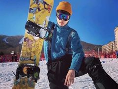 -亚布力新体委滑雪场