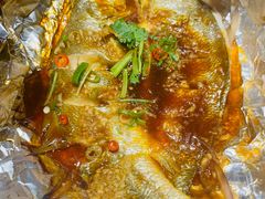 烤黄花鱼-街角等你.大连海鲜烧烤.经典铁板海鲜串(西安路店)