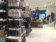 -优衣库(上海金桥国际商业广场店)