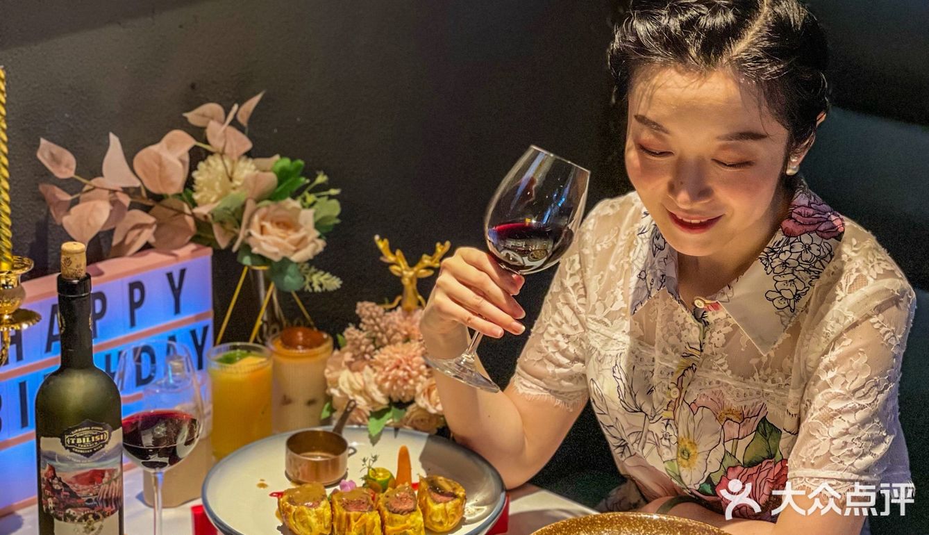 南京平价西餐厅｜百元吃战斧牛排🉐️免费布置