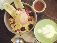 -莓园冰淇淋店