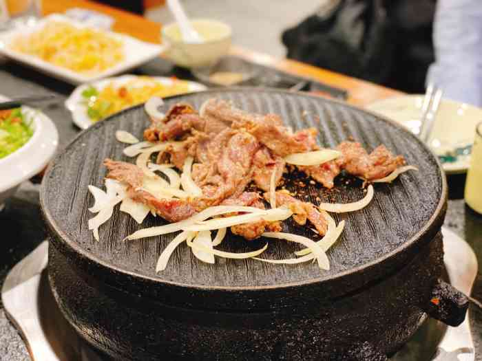 刘记炙子烤肉(六里桥店)-"「烤羊肉」「烤牛肉」这两道菜比较经典,大.