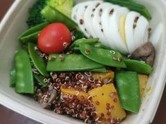 香烤鲜蘑菇藜麦饭蔬菜沙拉-盒马鲜生(红莲店)