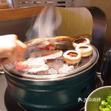 都是免费的。试问哪家烤肉店会这么多的配料给你配烤肉啊喂！