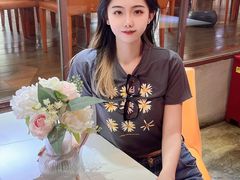 -阿瓦山寨·湘菜现炒·剁椒鱼头王(咸阳总店)