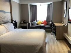 -杭州西湖湖滨银泰亚朵酒店