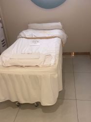 -颜加一•趣爱眼·科技美容养生